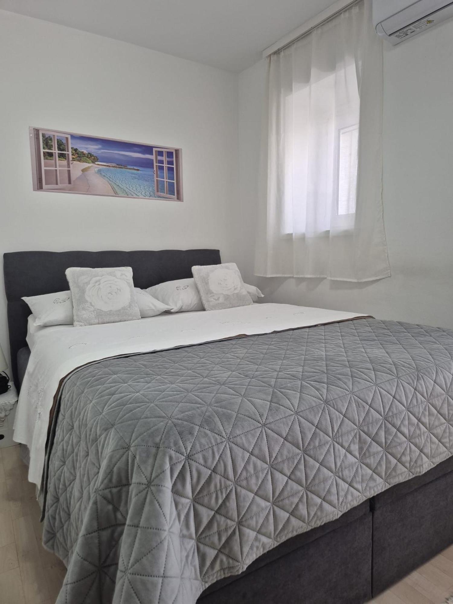 Room Near The Center سبليت المظهر الخارجي الصورة