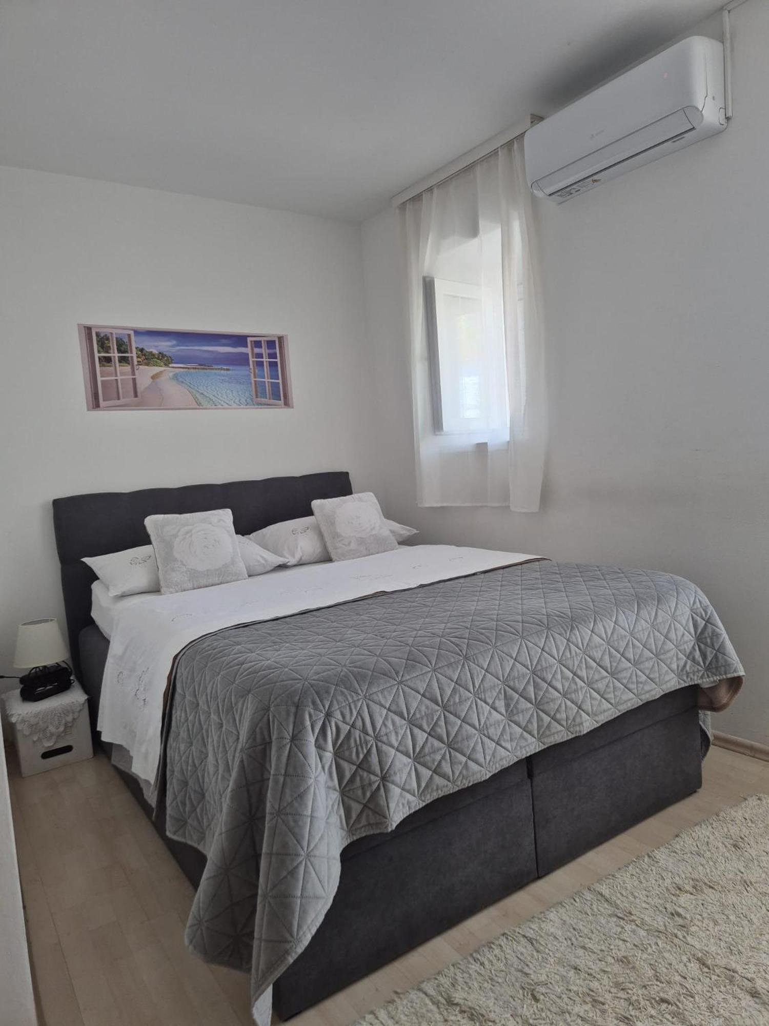 Room Near The Center سبليت المظهر الخارجي الصورة