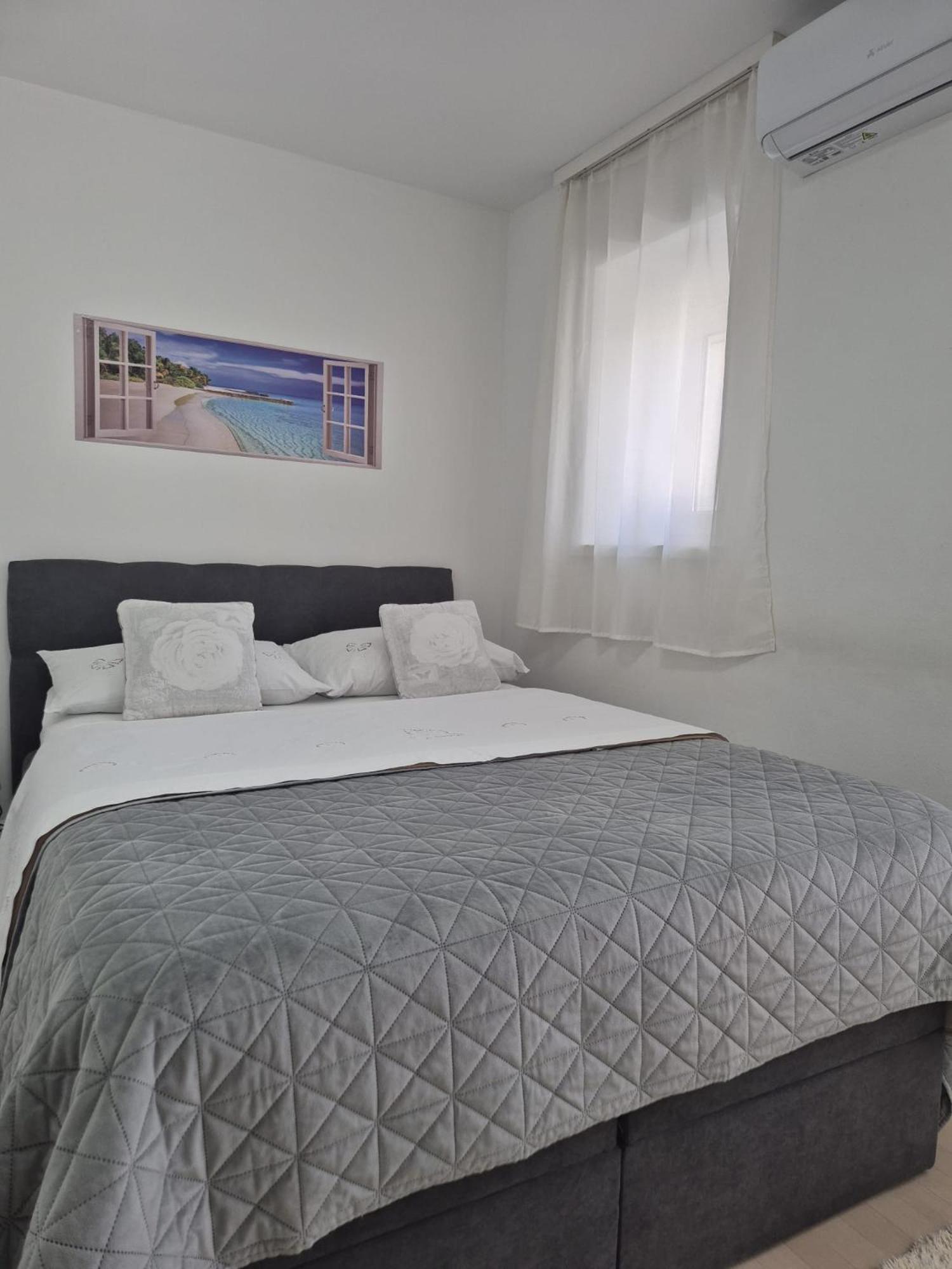 Room Near The Center سبليت المظهر الخارجي الصورة