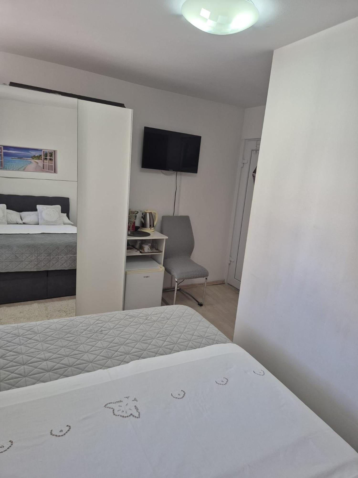 Room Near The Center سبليت المظهر الخارجي الصورة