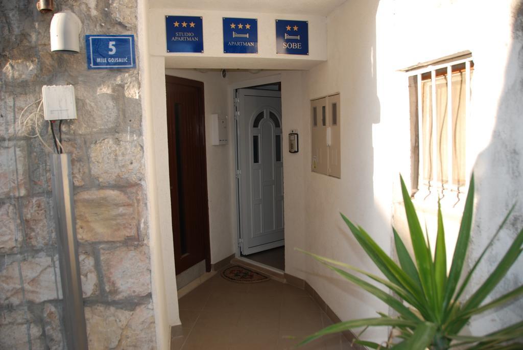 سبليت Room Near The Center الغرفة الصورة